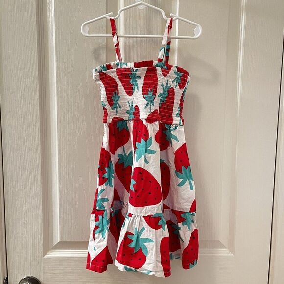 FabKids Smocked Strawberry Dress Girls Size Small 6-7 - Picture 6 of 11